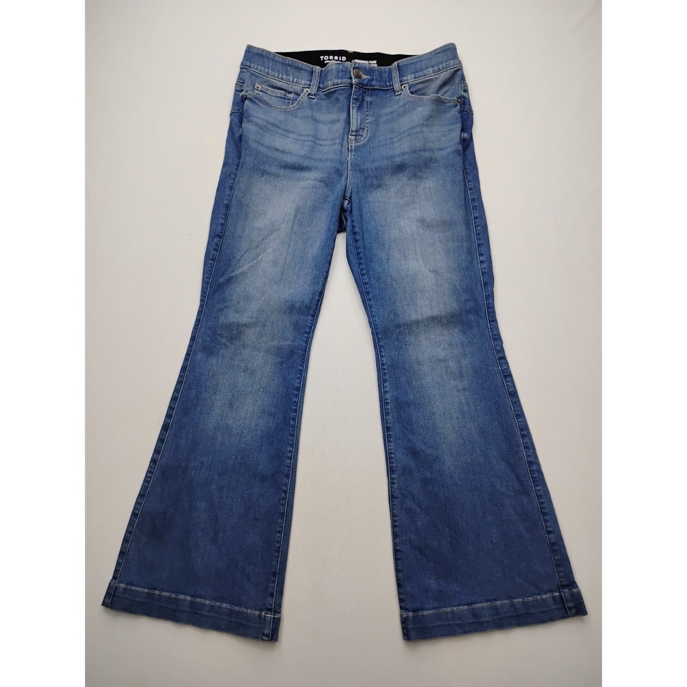 Torrid Bombshell Flare Premium Stretch Womens 14 R Medium Wash